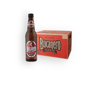 Botella color ambar de cerveza con etiqueta y chapa marca Bucanero y caja de cartón roja